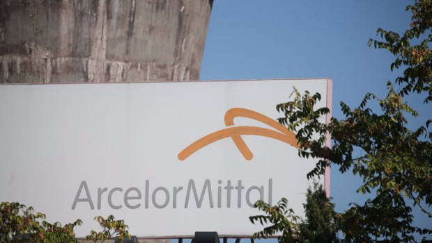 ep archivo   placa de arcelormittal en una de sus plantas