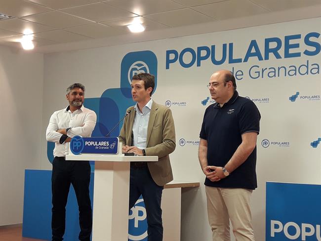 El candidato a la Presidencia del PP, Pablo Casado, en la sede del PP de Granada | EUROPA PRESS ep candidatola presidenciapp pablo casado ensedeppgranada