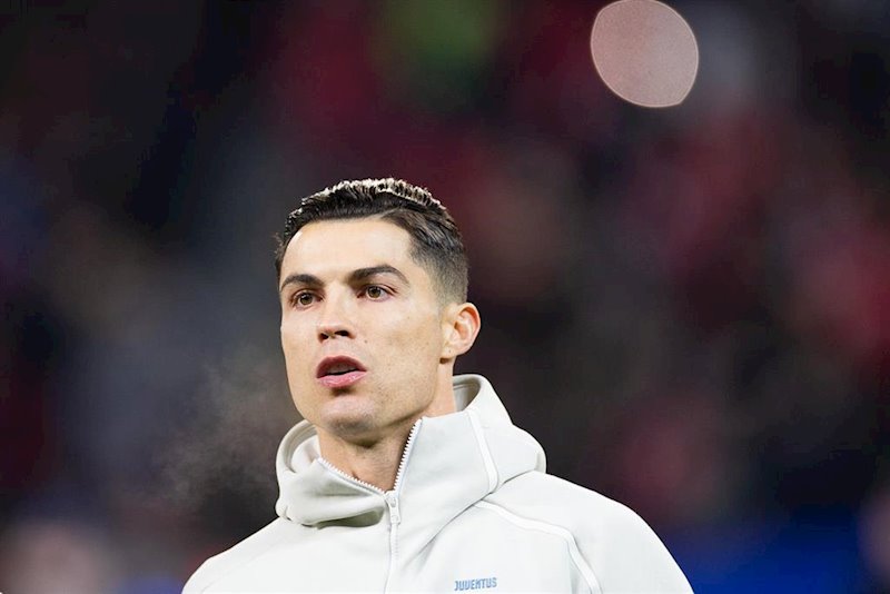 https://img1.s3wfg.com/web/img/images_uploaded/e/8/ep_cristiano_ronaldo_antes_de_un_partido_con_la_juventus.jpg