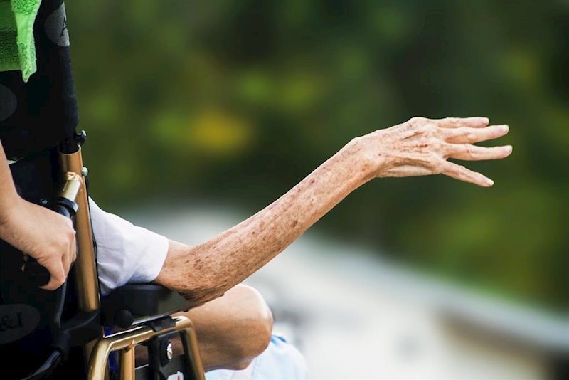 ep cuidador anciano tercera edad dependiente dependencia
