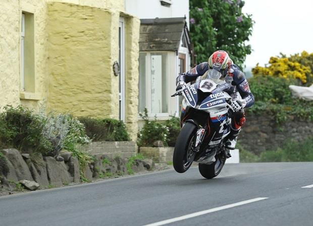ep dan kneen piloto fallecidola islaman