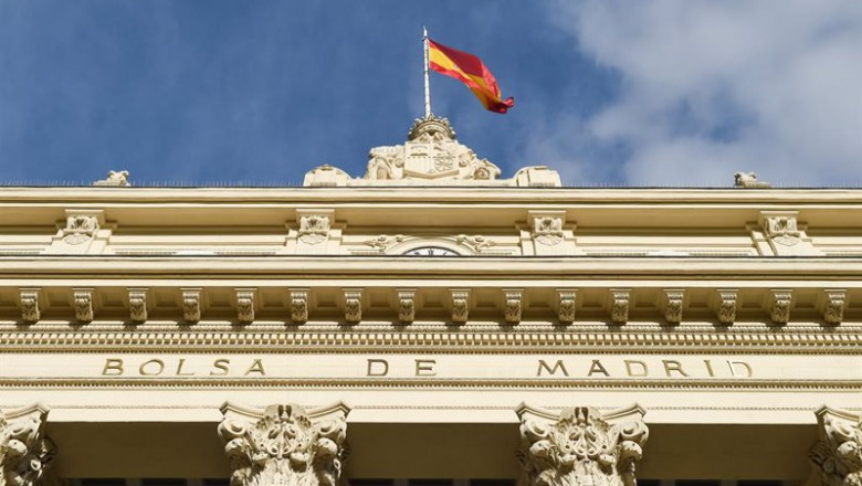 Edificio del Palacio de la Bolsa, a 26 de noviembre de 2021, en Madrid, (España). | Gustavo Valiente - Europa Press ep edificio del palacio de la bolsa a 26 de noviembre de 2021 en madrid espana