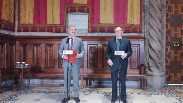 ep el alcalde de barcelona jaume collboni y el ceo de gsma john hoffmann