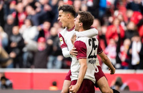 ep el jugador del bayern de munich thomas mueller celebrate un gol junto a su companero philippe