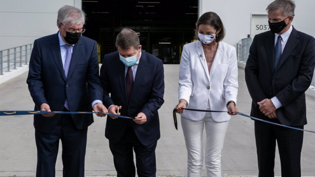 ep el presidente de castilla la mancha emiliano garcia page junto a la ministra de industria reyes