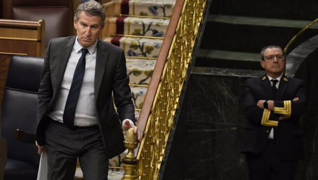 ep el presidente del pp alberto nunez feijoo sale de una sesion de control al gobierno en el