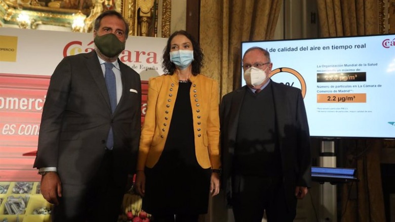 (I-D) El presidente de la Cámara de Comercio de Madrid, Ángel Asensio; la ministra de Industria, Comercio y Turismo, Reyes Maroto; y el presidente de Cámara de España, José Luis Bonet | Marta Fernández Jara - Europa Press ep i-d el presidente de la camara de comercio de madrid angel asensio la ministra de industria