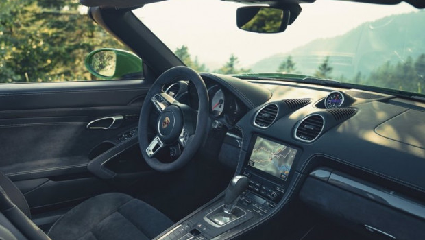 ep imagen del interior del porsche 718
