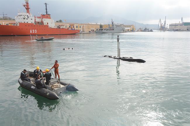 La Armada se adiestra en el salvamento y rescate de submarinos | ARMADA ep la armadaadiestrasalvamentorescatesubmarinos