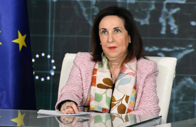 ep la ministra de defensa margarita robles durante una videoconferencia con las unidades espanolas