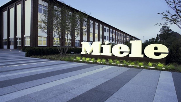 ep miele facturo 4160 millones de euros al cierre de su ano fiscal un 15 mas respecto al ejercicio