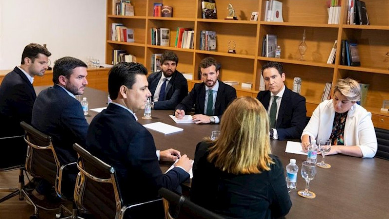 Pablo Casado en una reunión con los representantes del PP en los Ayuntamientos del Mar Menor junto a Teodoro García Egea, López Miras y Noleia Arroyo | TWITTER PP ep pablo casado en una reunion con los representantes del pp en los ayuntamientos del mar menor