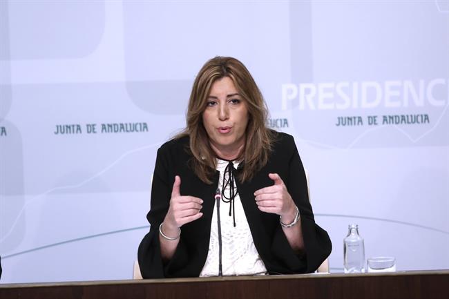 Susana Díaz en rueda de prensa junto al comisario europeo Pierre Moscovici | EUROPA PRESS ep susana diazruedaprensaal comisario europeo pierre moscovici