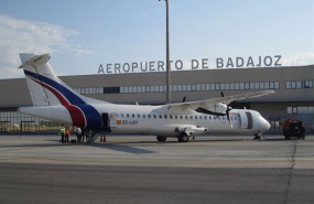 ep archivo   aeropuerto de badajoz imagen de archivo