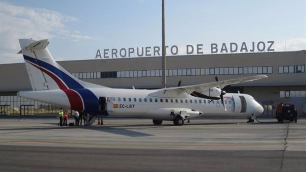ep archivo   aeropuerto de badajoz imagen de archivo