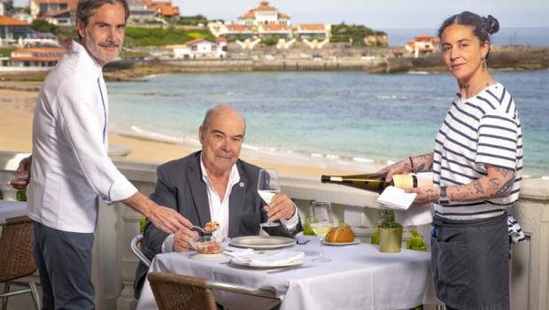 ep archivo   antonio resines en restaurante con solete de la guia repsol