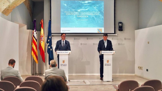 ep archivo el vicepresidente del govern antoni costa y el conseller de turismo jaume bauz cuando ep archivo el vicepresidente del govern antoni costa y el conseller de turismo jaume bauz cuando