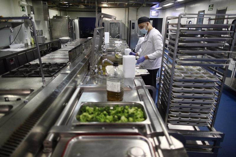 El sector servicios de EEUU se frena ligeramente en abril pero vuelve a crecer