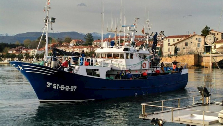 ep barco pesquero en san vicente de la barquera