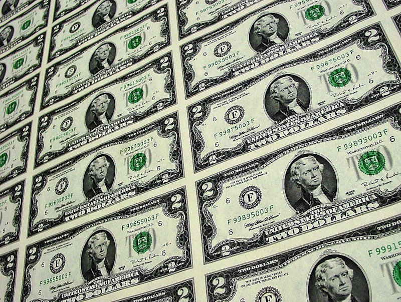 ¿Cambio de tendencia a la vista? El dólar pasa de divisa refugio a activo de riesgo