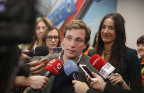 ep el alcalde de madrid jose luis martinez-almeida y la vicealcaldesa begona villacis entregan