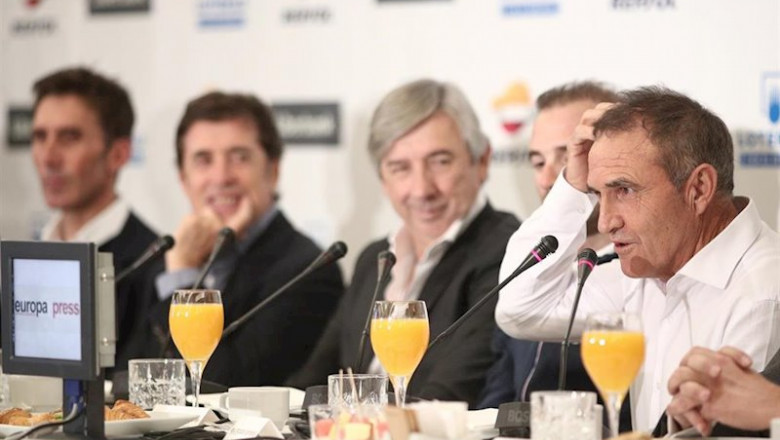 El exciclista profesional Ángel Arroyo (1d) durante su intervención en el desayuno deportivo de Europa Press '40 años de Ciclismo de Reynolds a Movistar', en el Hotel InterContinental de Madrid (España), a 20 de noviembre de 2019. | Eduardo Parra - Europa Press ep el exciclista profesional angel arroyo 1d durante su intervencion en el desayuno deportivo de