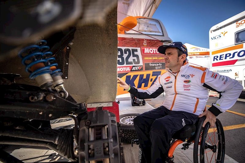ep el piloto espanol isidre esteve repsol rally team en el rally dakar