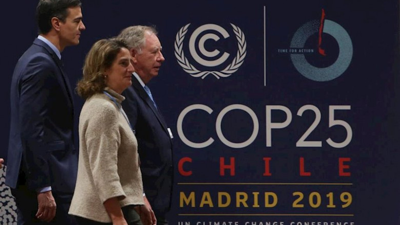 el presidente del Gobierno en funciones, Pedro Sánchez, acompañado de la ministra de Transición Ecológica en funciones, Teresa Ribera, visita las instalaciones que acogerán la próxima Cumbre del Clima COP25, en Madrid | Ricardo Rubio - Europa Press ep el presidente del gobierno en funciones pedro sanchez acompanado de la ministra de transicion