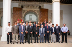 ep firma de los nuevos estatutos de la asociacion interprofesional vinos de valdepenas