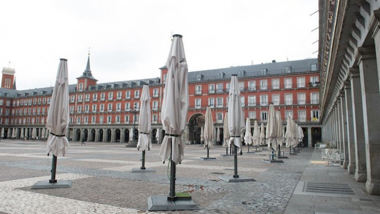 ep la centrica plaza mayor de madrid vacia y sin terrazas