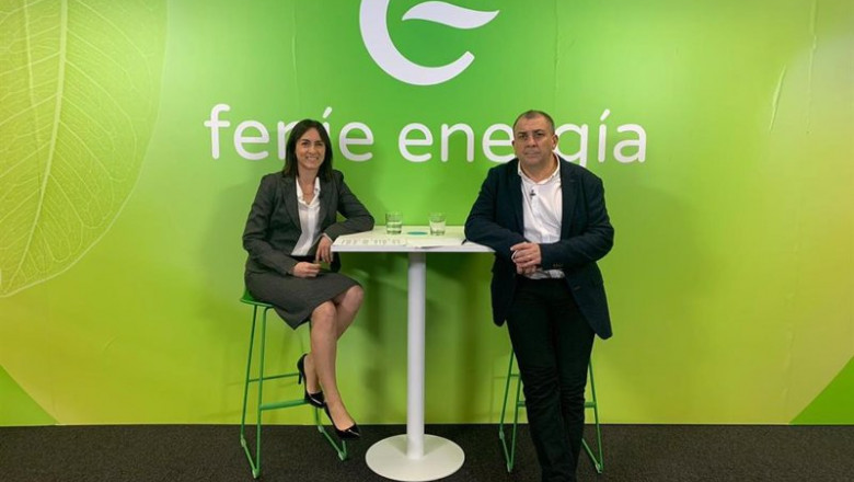 La directora general de Feníe Energía, Paula Román, y el presidente, Jaume Fornés, en la presentación de su plan estratégico | FENÍE ENERGÍA ep la directora general de fenie energia paula roman y el presidente jaume fornes en la presentacion