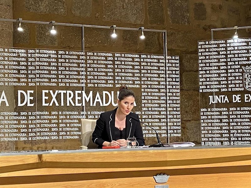 ep la portavoz de la junta de extremadura isabel gil rosina