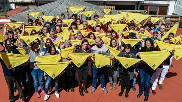 ep mniumlos castellers creanpanuelo amarilloapoyolos presos