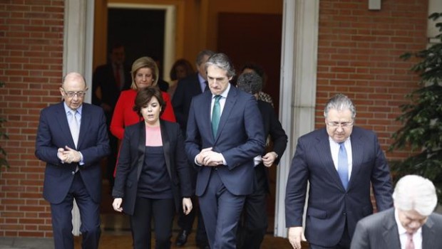 Montoro, Santamaría e Iñigo de la Serna en la foto de familia en Moncloa | EUROPA PRESS - Archivo ep montoro santamaria e inigola sernala fotofamiliamoncloa