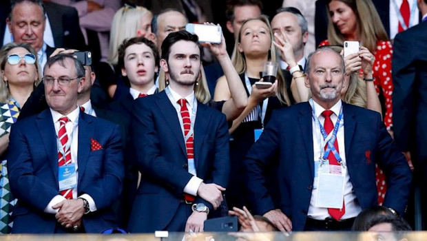 ep peter moore dcha en el palco del wanda metropolitano durante la final de la liga de campeones