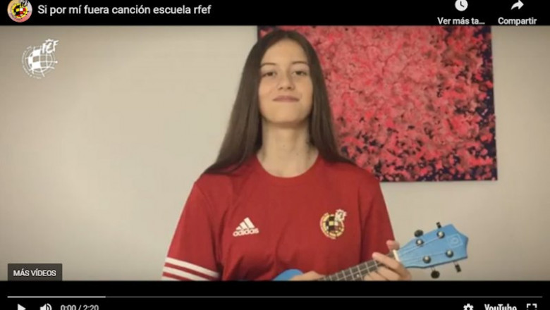 ep una alumna de la escuela de futbol de la rfef versionando a beret ep una alumna de la escuela de futbol de la rfef versionando a beret