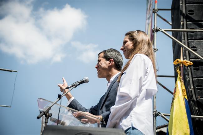 ep venezuelans rally in support of juan guaido