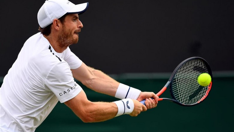 ep andy murrauy golpeapelota durante wimbledon 2019