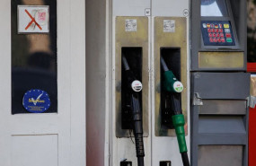 ep archivo   dispensadores de carburante en una gasolinera