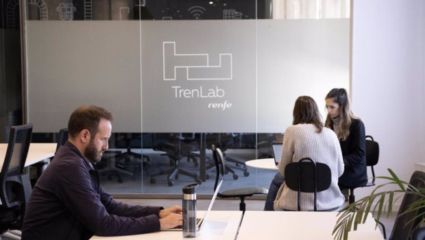 ep archivo   instalaciones de trenlab de renfe