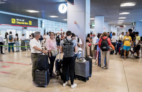 ep archivo   llegada de pasajeros a la terminal 1 del aeropuerto adolfo suarez madrid barajas a 14
