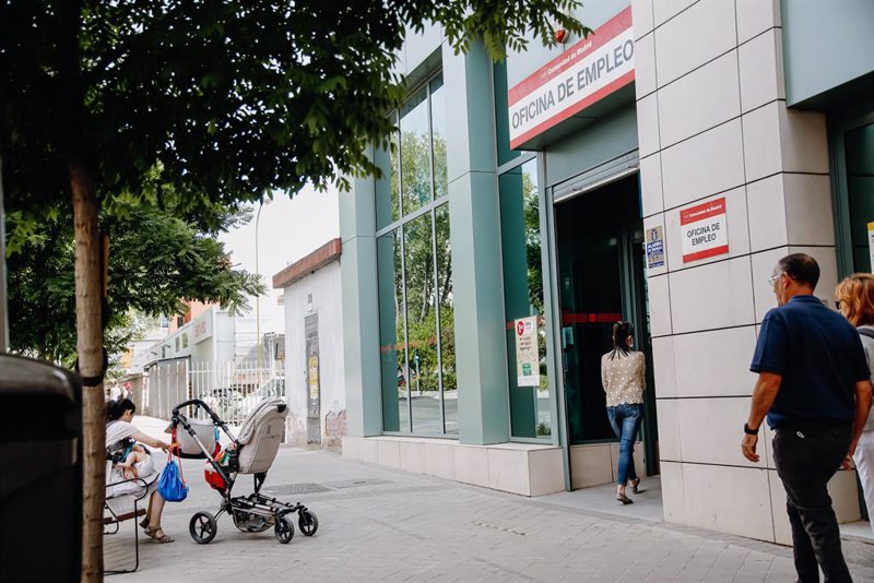 Funcas avisa que aún es pronto para hablar de un cambio de tendencia en el empleo