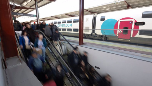 ep archivo   viajeros en la estacion de chamartin clara campoamor a 2 de enero de 2025 en madrid