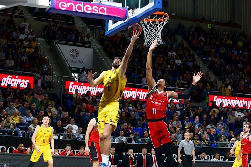 ep dani diez en un partido con el iberostar tenerife