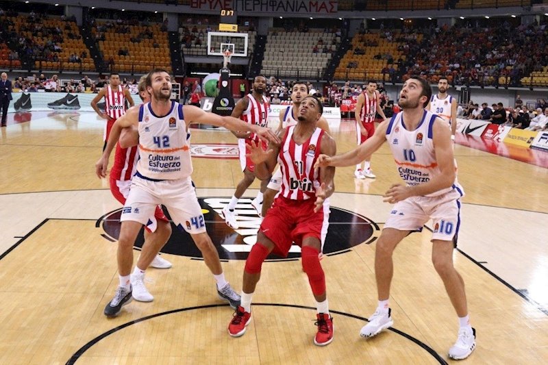 ep duelo entre olympiacos - valencia basket