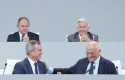 ep el ceo del banco sabadell cesar gonzalez bueno i y el presidente del banco sabadell josep oliu c