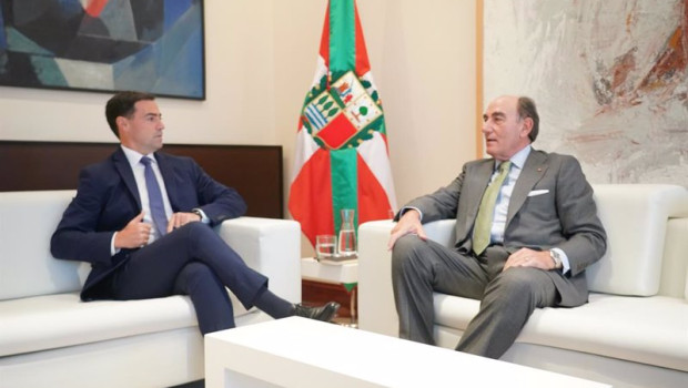 ep el lehendakari imanol pradales i y el presidente de iberdrola ignacio sanchez galan d durante una