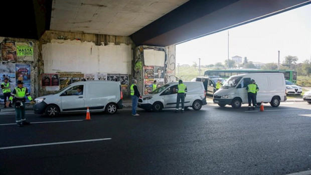 ep furgonetas estacionadas por la guardia civil de trafico durante una campana especial de la dgt de