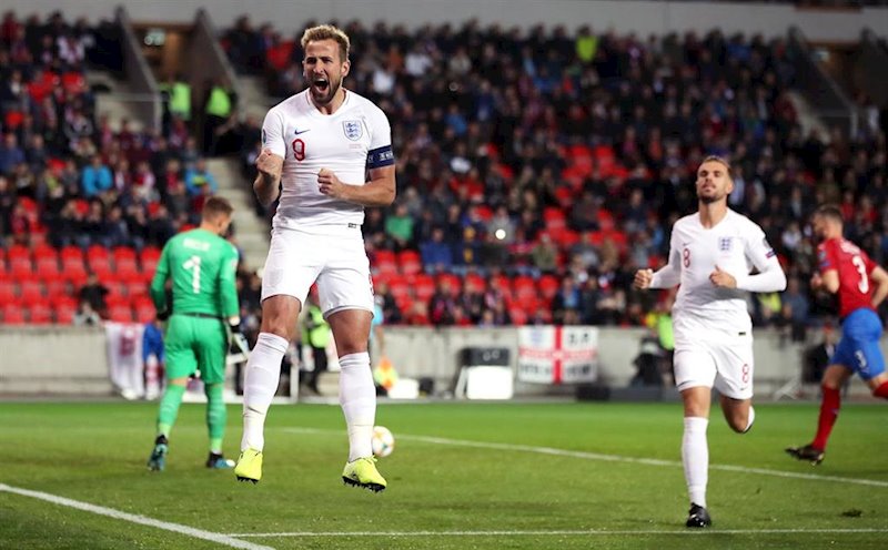 ep harry kane celebra un gol con la seleccion inglesa de futbol