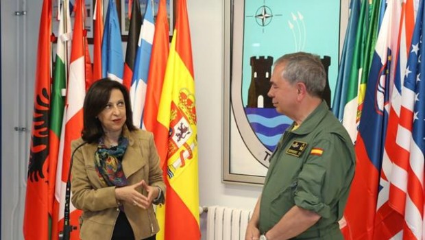 ep la ministradefensa margarita robles durantevisitacaoc